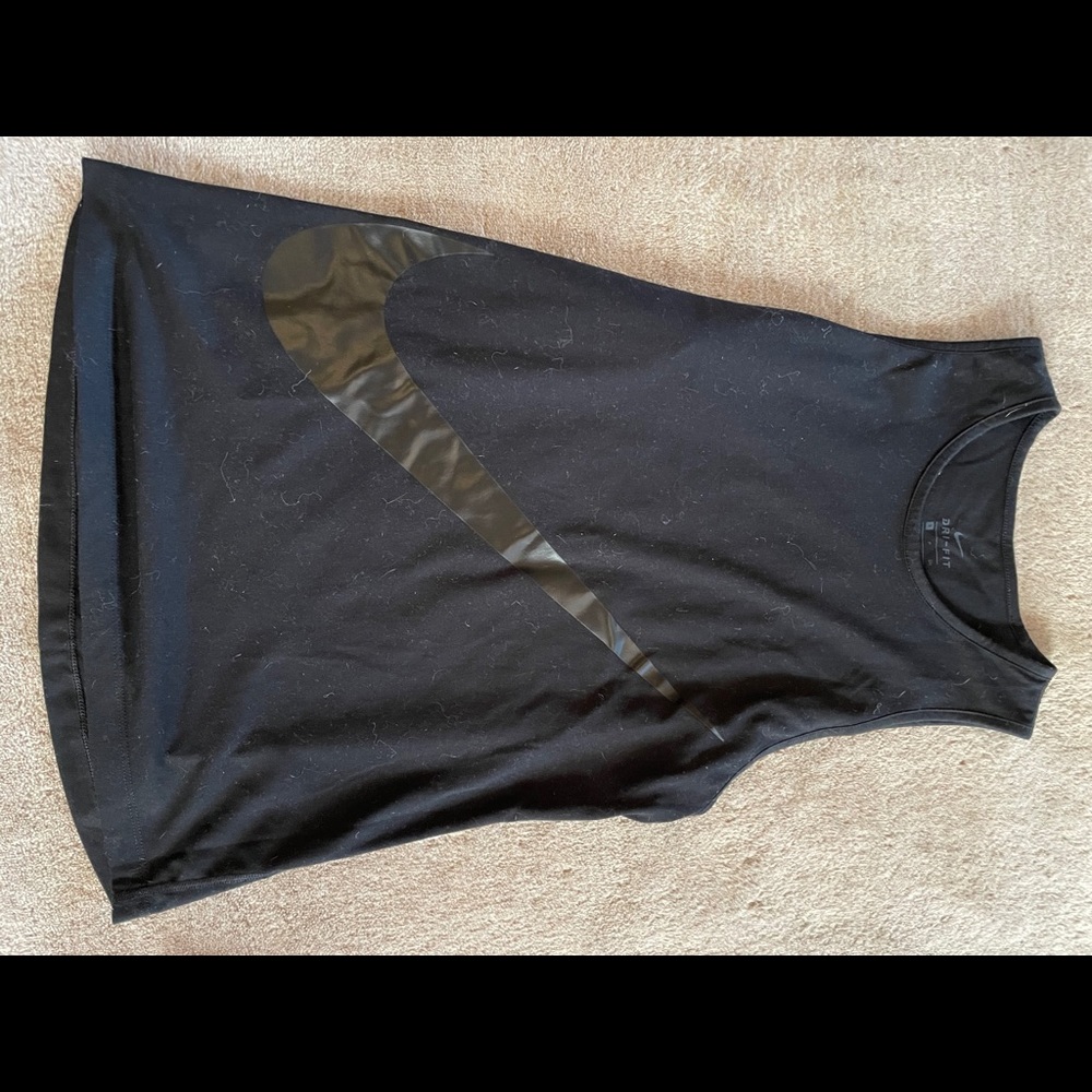 Women’s Nike muscle Tee